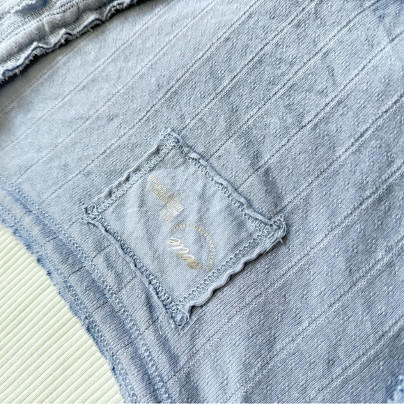 Bundle of 4 AE & Aerie Tops | Size M | NWOT & Like New 2025 - Picture 5 of 9